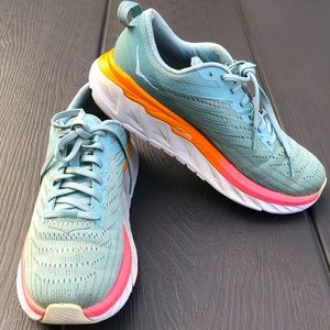 Hoka One Arahi 4 Sneakers sz 8